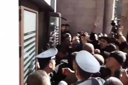 Separatçıların İrəvandakı “nümayəndəliyinə” - HÜCUM EDİLDİ