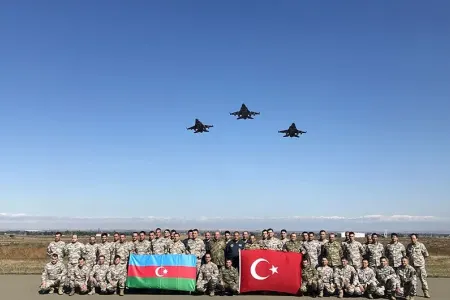 Türkiyənin F-16 təyyarələri Azərbaycana - GƏLDİ