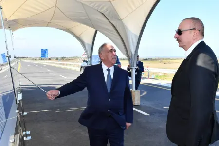 Prezident ödənişli yolun açılışını etdi