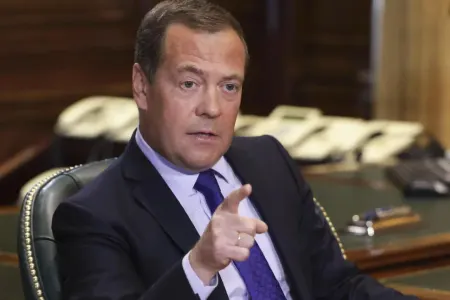 Medvedev ABŞ-ni sərt tənqid etdi: - "Dünyanı uçuruma aparmağa..."