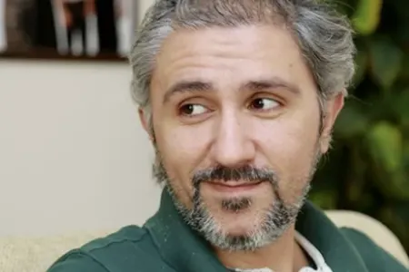 “İyrənclik etməyənlərə baxmırlar” - Tanınmış rejissordan QINAQ ATƏŞİ