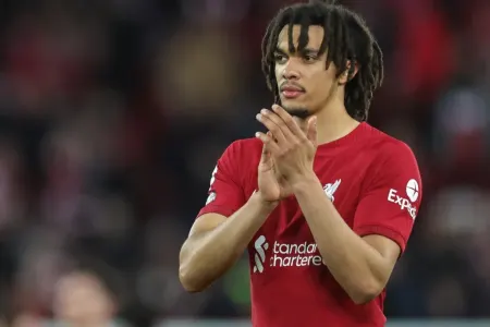 "Liverpul"un ulduzu ölümdən döndü... - FOTO