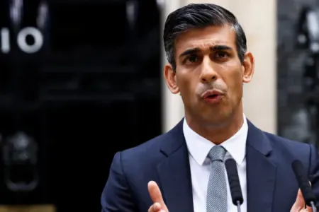 Baş nazirin şəxsi nömrəsi internetə "sızdırıldı"