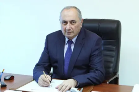 Erməni deputat istefa verdi