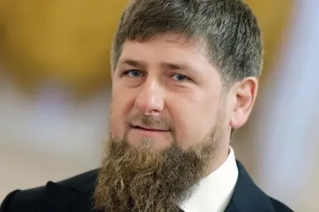 Kadırov ona maşın hədiyyə etdi - FOTO