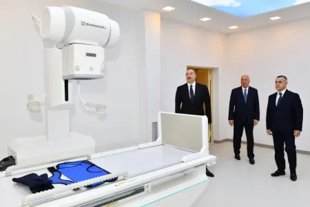 Prezident Sumqayıtda xəstəxananın açılışında - FOTO