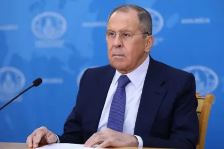 Lavrov İrana getdi