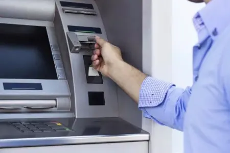 Bu bank kartını işlədənlərə xəbərdarlıq: - içindəki pulları çıxarmaq olmayacaq