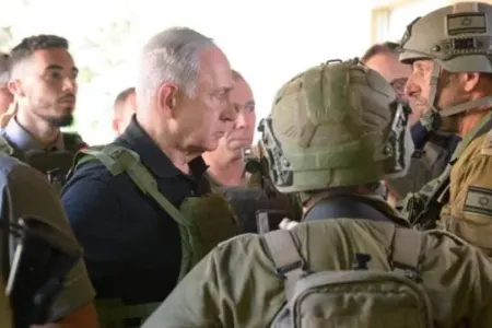 İsrail Qəzza xalqına broşürlər payladı - FOTO