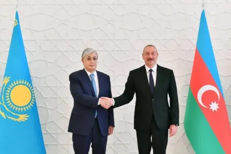 Prezident İlham Əliyev Tokayevi - TƏBRİK ETDİ