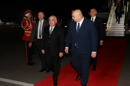 Əli Əsədov Gürcüstana işgüzar səfərə gedib