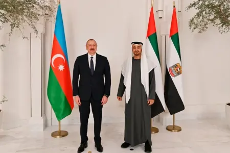 İlham Əliyev BƏƏ Prezidentinə zəng edib