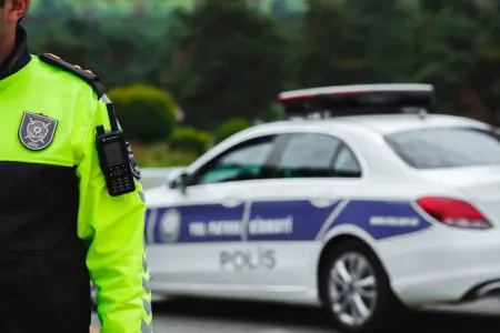 Narkotikin təsiri altında maşın sürdü, - polisə yaxalandı