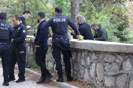 Parkda ağacdan asılmış qadın meyiti tapıldı – - ŞOK OLAY
