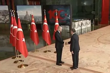 Azərbaycan səfiri Rəcəb Tayyib Ərdoğanla görüşərək onu Cümhuriyyət Günü münasibətilə təbrik - ETDİ