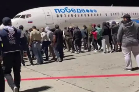Mahaçqala hava limanına xüsusi təyinatlılar cəlb edilib