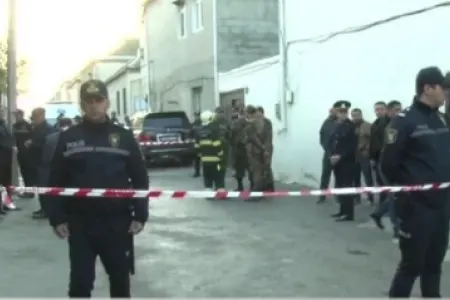 Sumqayıtda evə hücumdan bir neçə dəqiqə əvvəl kameraya düşən - FOTO