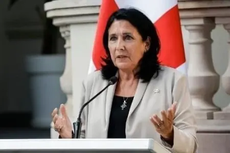 Zurabişvili rus dilində danışanları düşmən - adlandırdı