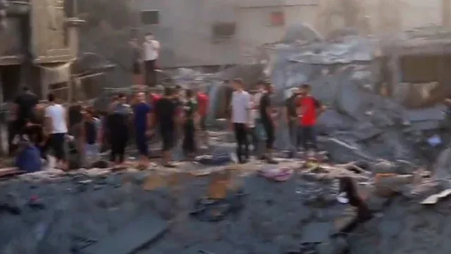 İsrail qaçqın düşərgəsini bombaladı: - 50 ölü, 150 yaralı - FOTO