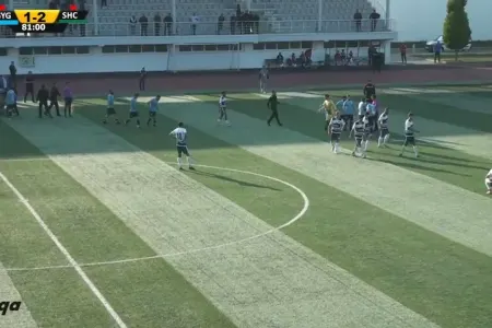 Azərbaycan futbolunda QALMAQAL - Hakimlər meydandan QAÇDI