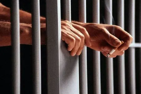"Aversi" klinikasından 3 məhbus - QAÇDI