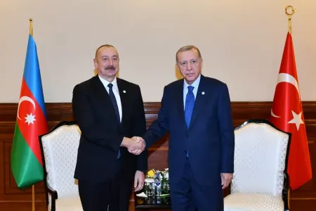 Prezidentlərin görüşü başladı - YENİLƏNƏCƏK