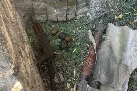 Qubadlıda ermənilərin atıb qaçdığı silahlar aşkarlandı