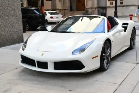 Bakıda qəzaya uğrayan “Ferrari”nin sahibi kimdir? - FOTO