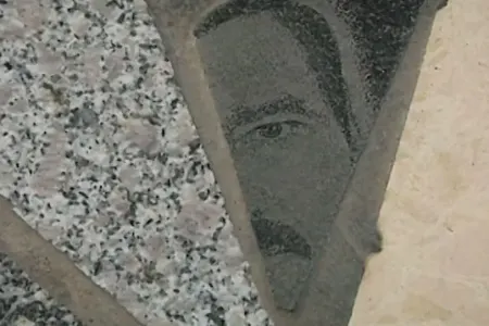 Ermənilər şəkilli qəbir daşlarımızı görün hara döşəyib - – FOTO
