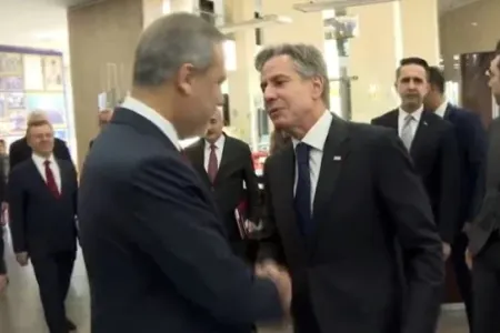 Fidan Blinkenin onu qucaqlamasına icazə vermədi - VİDEO