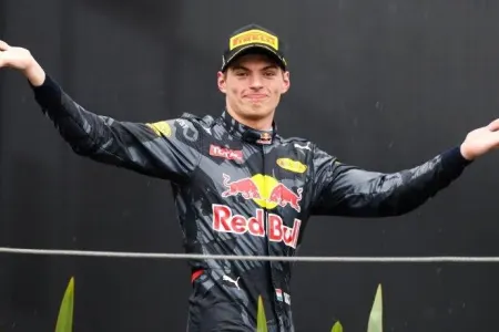 71 illik “Formula 1” rekordunu yenilədi