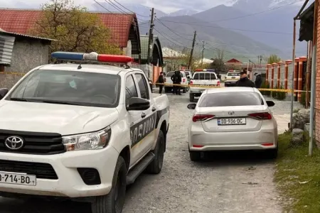 Kişiyə qadın paltarı geyindirdilər - və küçədə... — DƏHŞƏT!