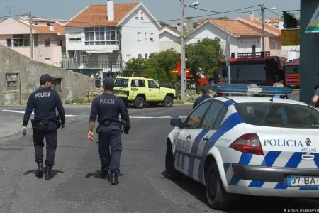 Bu ölkədə polis baş nazirin iqamətgahına - BASQIN ETDİ