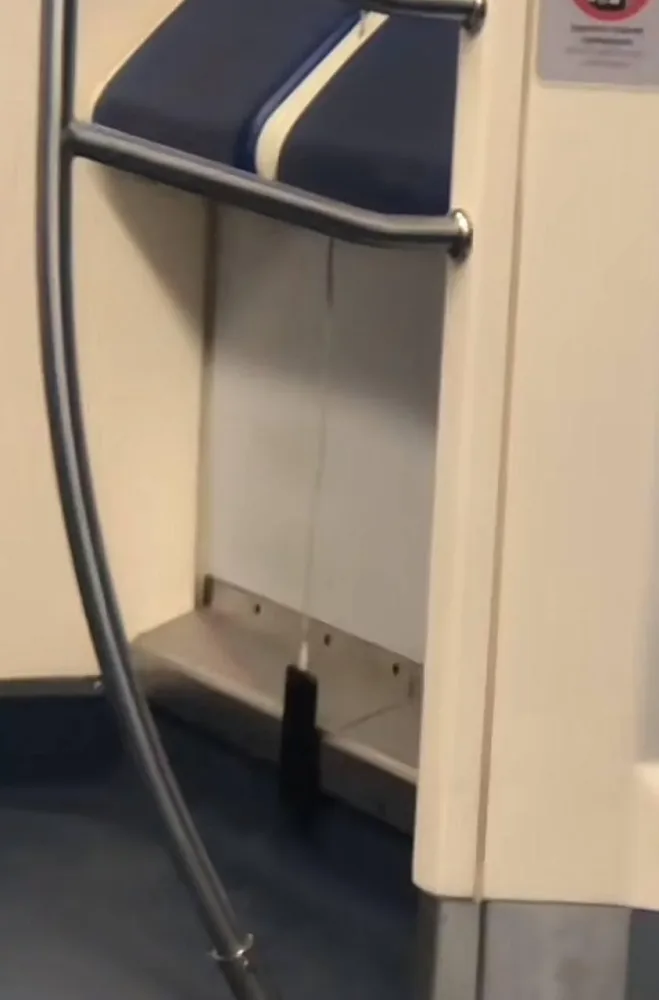 Bakı metrosunda diqqət çəkən görüntü - FOTO