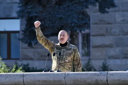 "Hərbçilərimizin şücaəti bir qəhrəmanlıq dastanıdır" - Dövlət başçısı