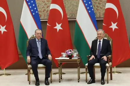 Ərdoğan Mirziyoyev ilə görüşdü