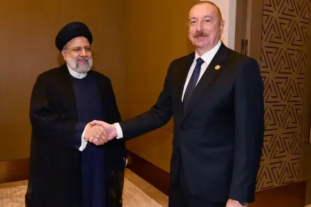 İlham Əliyev iranlı həmkarı ilə görüşdü - YENİLƏNDİ