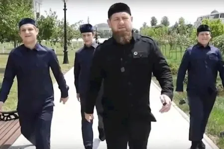 Kadırovun 3 oğluna da ən yüksək orden - VERİLDİ