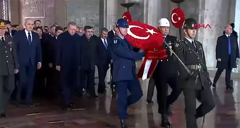 Ərdoğan Atatürkün məzarını ziyarət edir - CANLI