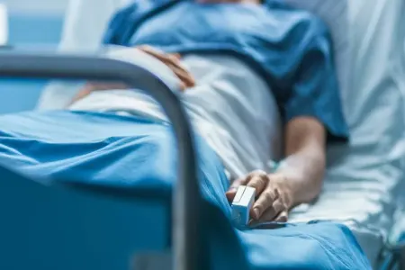 Dəhşətli həkim səhvi: - Appendisit yerinə kişinin göbəyi ÇIXARILDI
