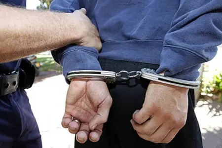 Anbardan 18 minlik ehtiyat hissələri oğurladı