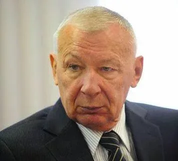 TƏCİLİ! Əfsanəvi güləşçi xəstəxanaya yerləşdirildi - FOTO