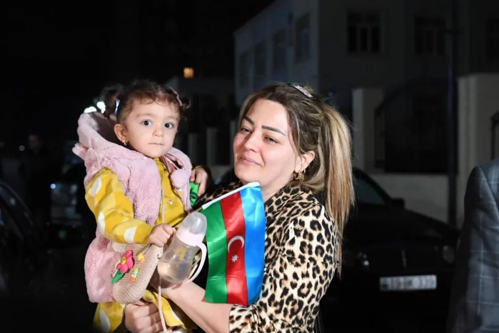 Yataqxanalarda yaşayan 40 nəfər Laçına köçürüldü