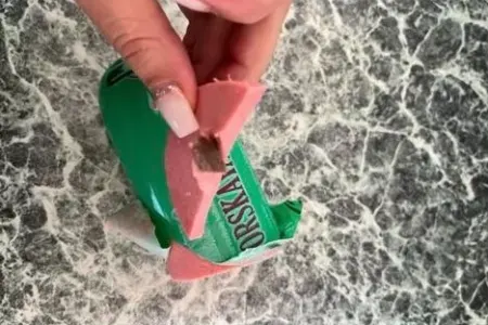 Bakıda kolbasadan taxta çıxdı - FOTO