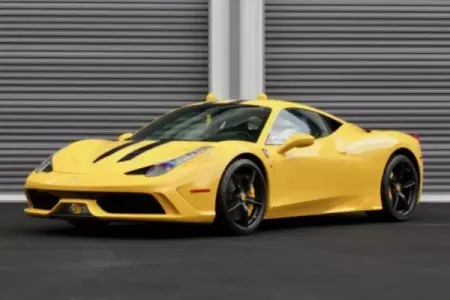 61 ilin "Ferrari"si rekord qiymətə satıldı - VİDEO