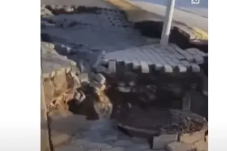 İslandiyada seysmik aktivlik! - Bir çox yollarda çatlar əmələ GƏLDİ - VİDEO