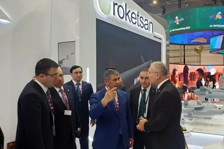 Müdafiə Nazirliyinin rəhbər heyəti "Dubai Airshow 2023" sərgisində iştirak edir - FOTO/ VİDEO