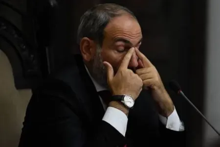 "İncimiş uşaq siyasəti ilə Rusiyanı özünə gətirməyə çalışırsan?" - Paşinyanın çətin anları
