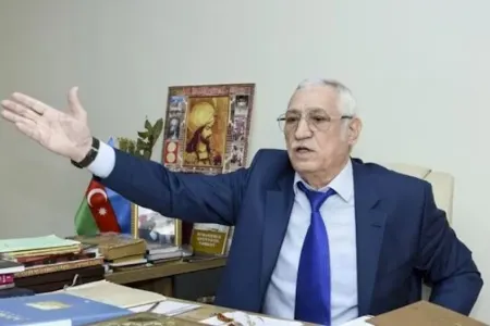 "Müğənniyə 10-15 min manat verənləri tərbiyələndirmək lazımdır" - Şeyx Əbdül