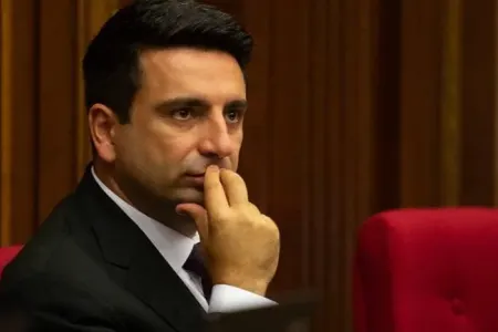 Simonyan separatçılardan danışdı: - "Təhlükədir"